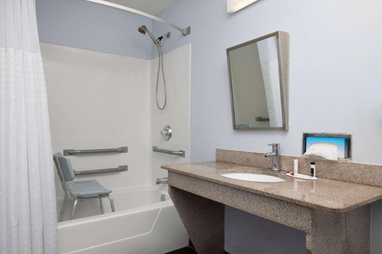 Days Inn By Wyndham Pensacola I-10 Ferry Pass Luaran gambar