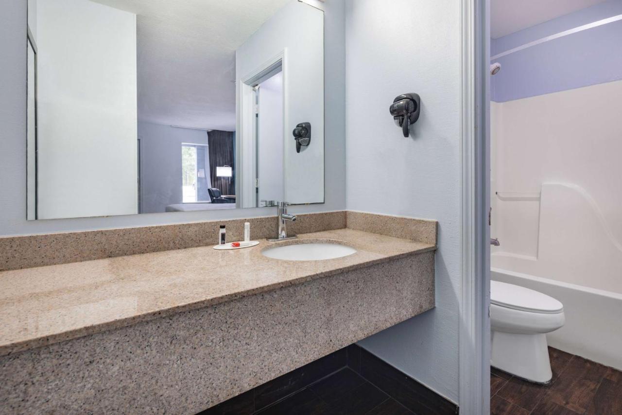Days Inn By Wyndham Pensacola I-10 Ferry Pass Luaran gambar