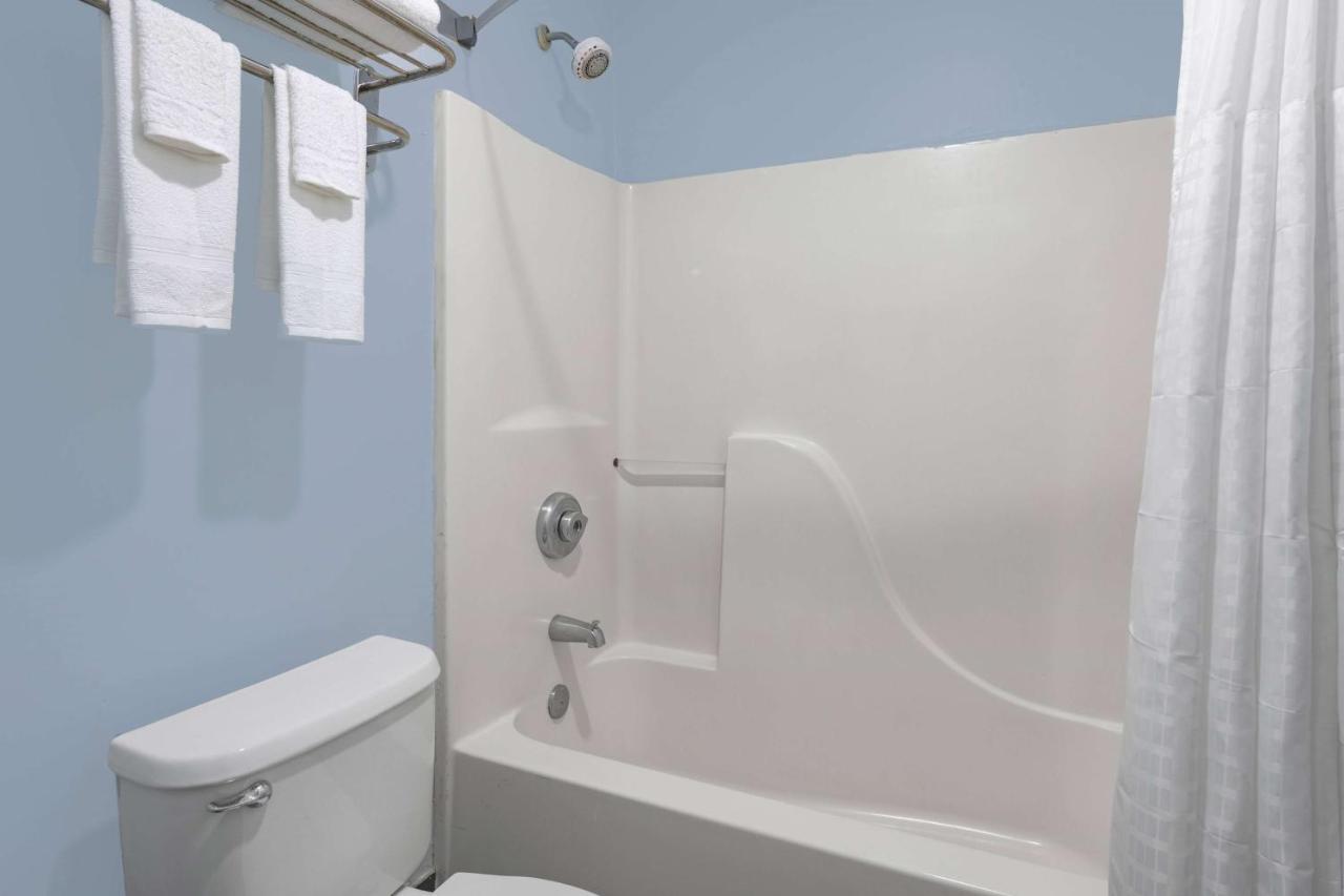 Days Inn By Wyndham Pensacola I-10 Ferry Pass Luaran gambar