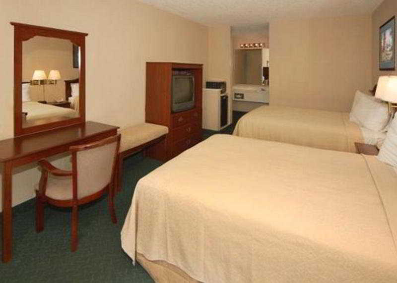 Days Inn By Wyndham Pensacola I-10 Ferry Pass Bilik gambar